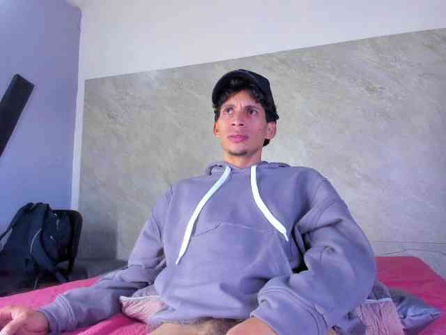 Emer-santos Sex Cam Show