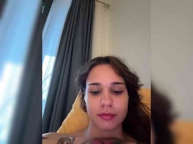MilleMiMiMi webcam