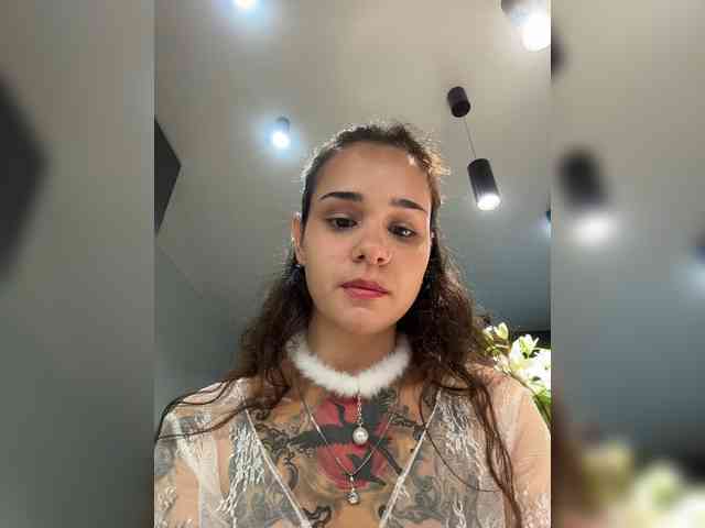 Millemimimi's cam show statistics and live stream