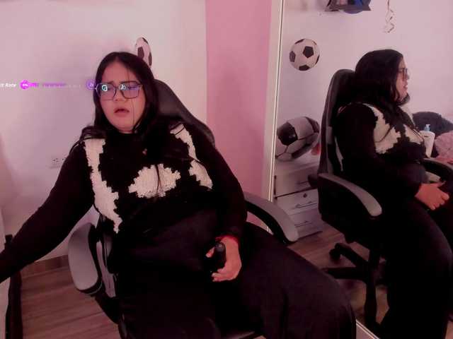 Briana-Goldd live cam on BongaCams