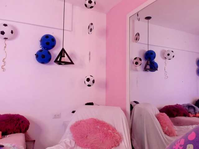 Briana-Goldd live cam on BongaCams