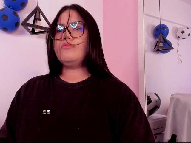 Briana-Goldd live cam on BongaCams