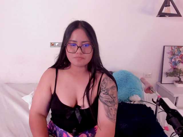 Briana-Goldd live cam on BongaCams