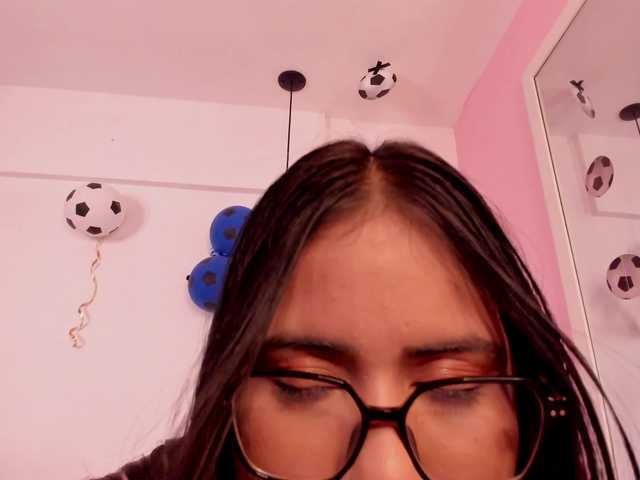 Briana-Goldd live cam on BongaCams