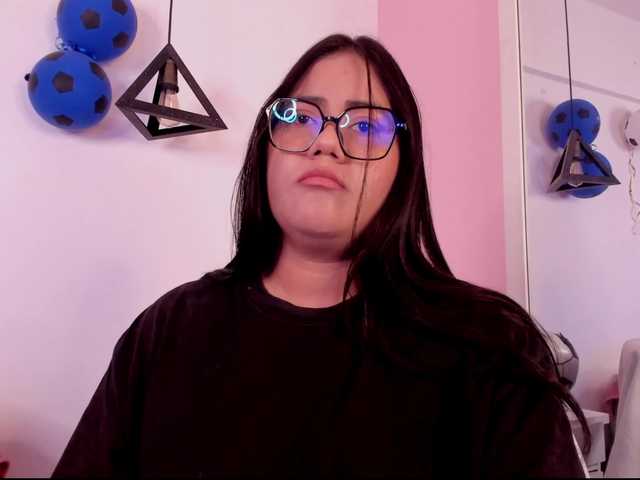 Briana-Goldd live cam on BongaCams