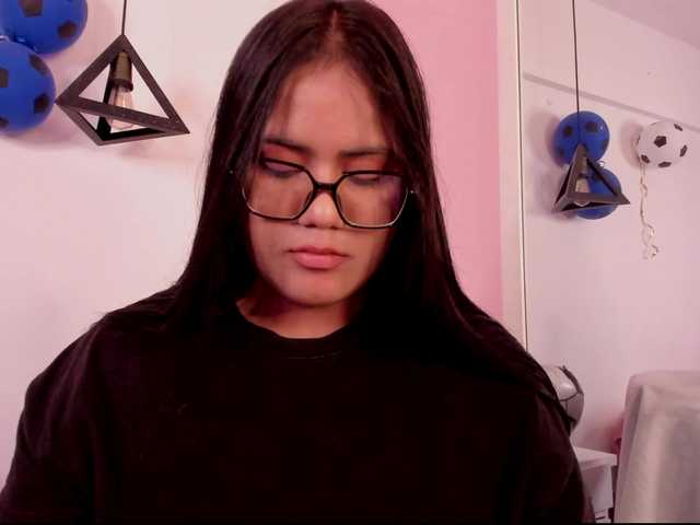 Briana-Goldd live cam on BongaCams