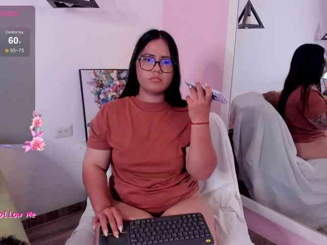 Briana-Goldd webcam