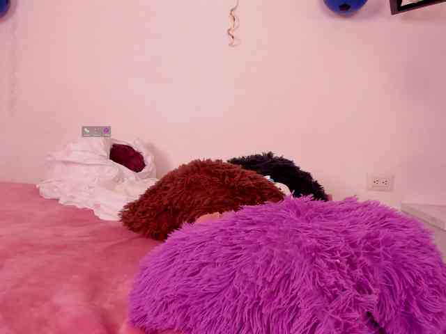 Briana-Goldd webcam