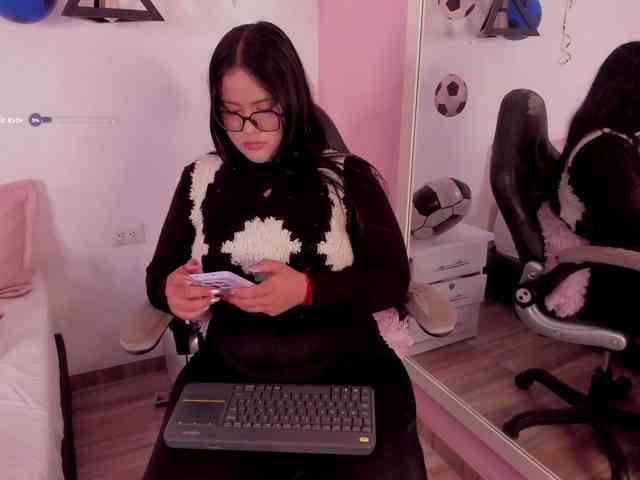 Briana-Goldd webcam