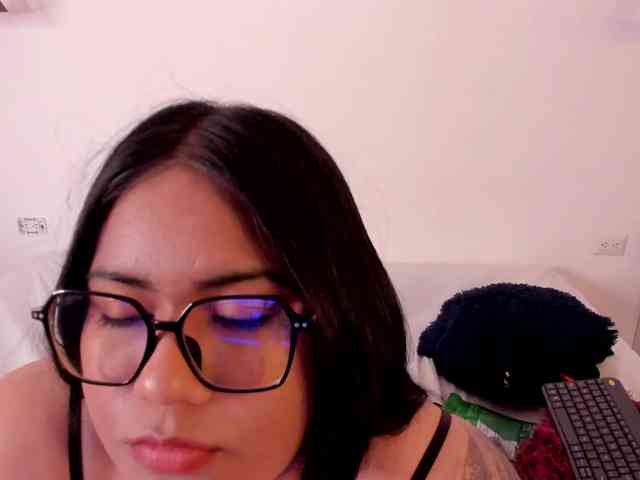 Briana-Goldd webcam