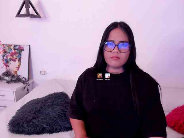 Briana-Goldd webcam