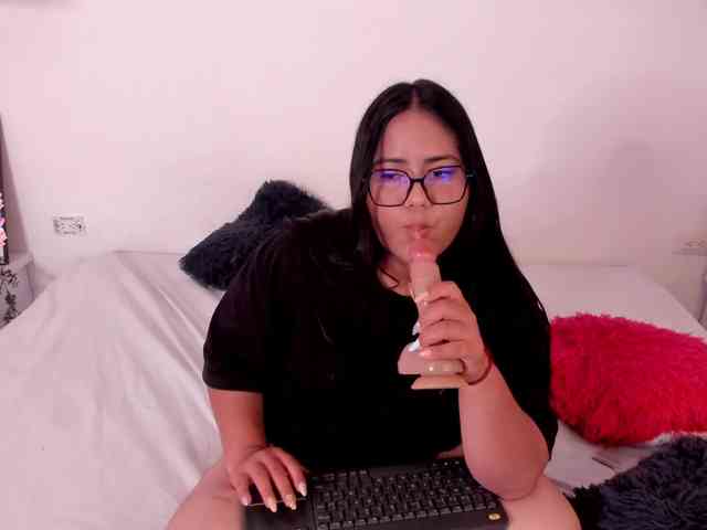 Briana-Goldd webcam