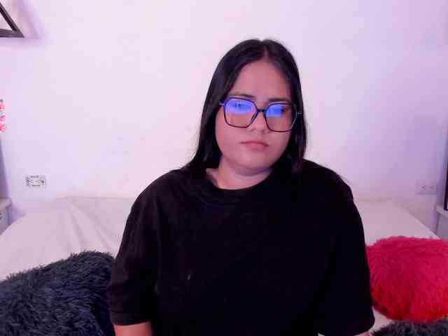 Briana-Goldd webcam