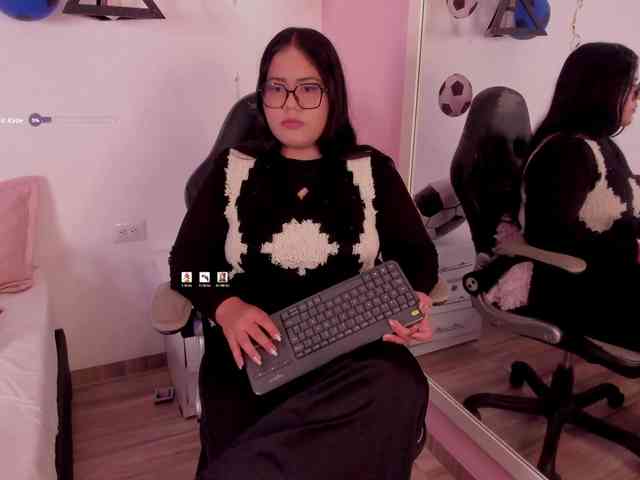 Briana-Goldd webcam