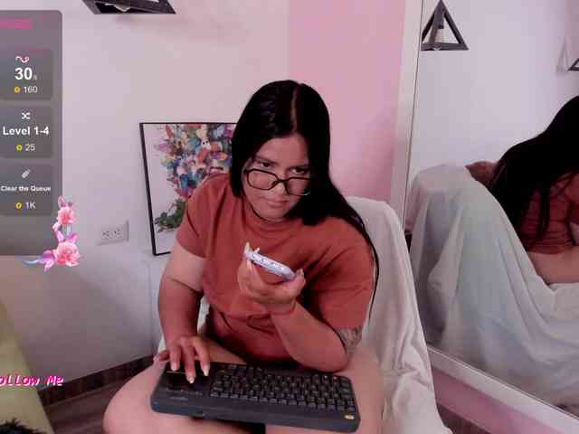 Briana-Goldd webcam