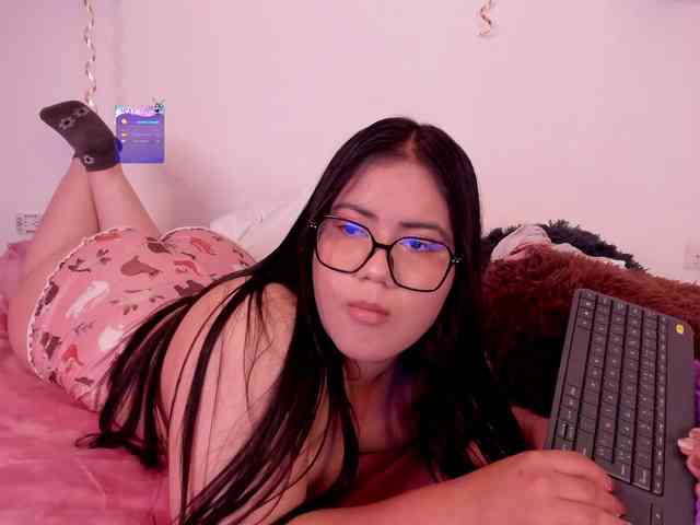 Briana-Goldd webcam