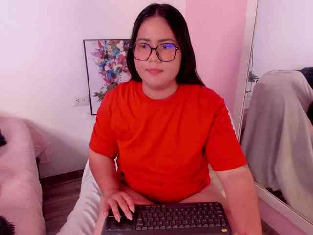 Briana-Goldd webcam