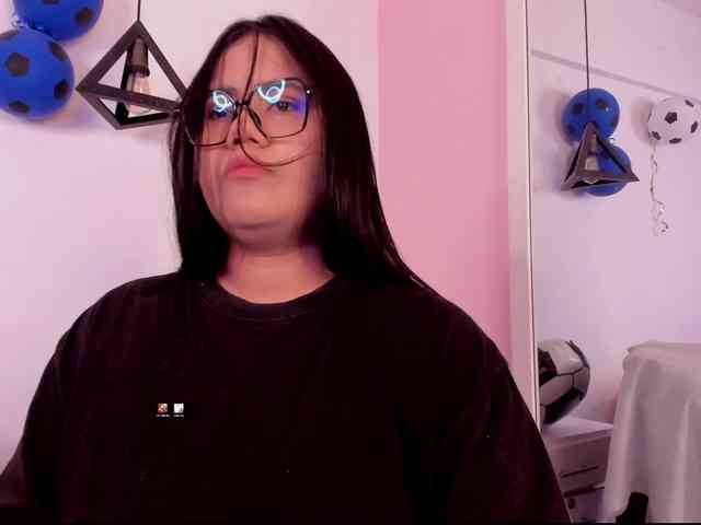 Briana-Goldd webcam