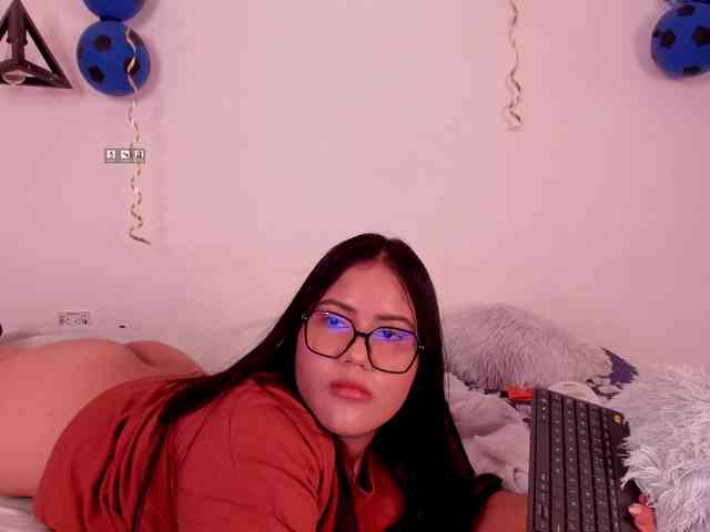 Briana-Goldd webcam