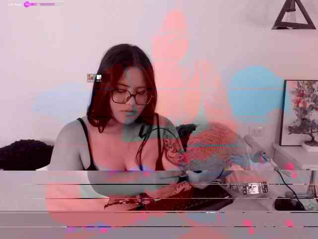 Briana-Goldd webcam