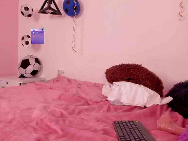 Briana-Goldd webcam