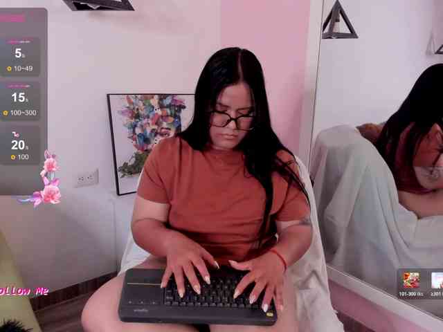 Briana-Goldd webcam