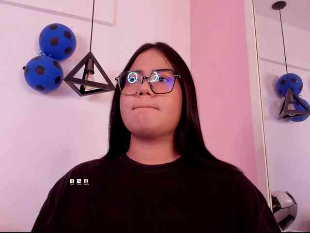 Briana-Goldd webcam