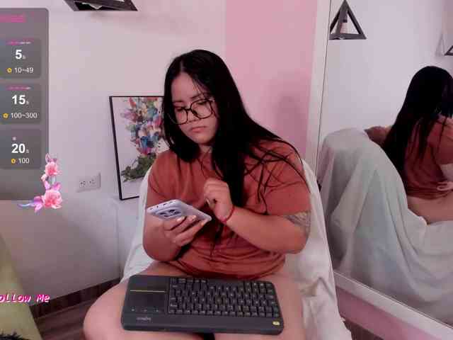 Briana-Goldd webcam
