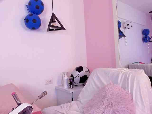 Briana-Goldd webcam