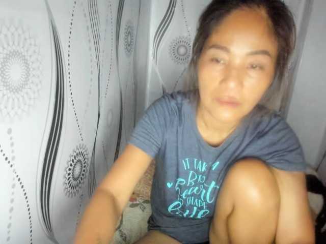 Sweettrouble42 live cam on BongaCams