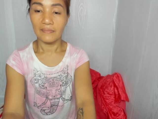 Sweettrouble42 live cam on BongaCams