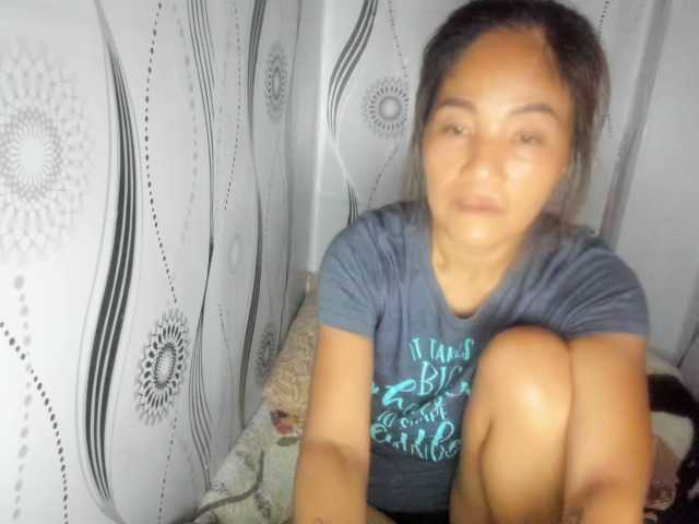 Sweettrouble42 live cam on BongaCams