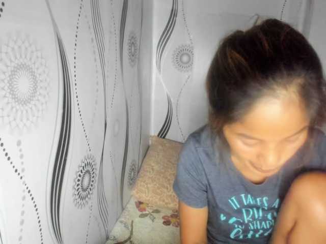 Sweettrouble42 live cam on BongaCams