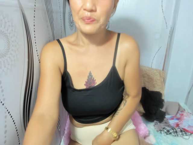 Sweettrouble42 live cam on BongaCams