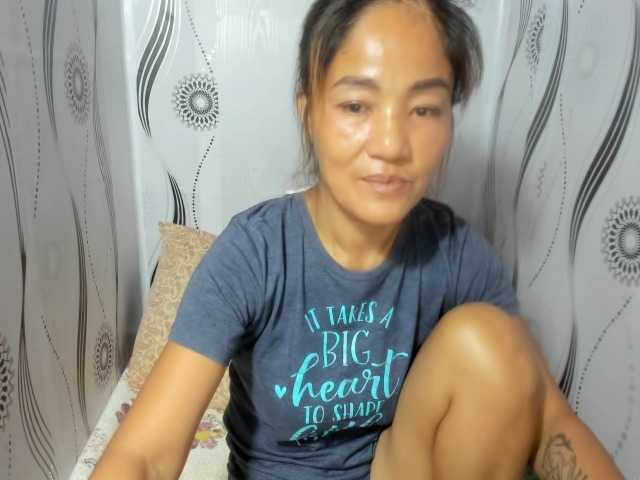 Sweettrouble42 live cam on BongaCams