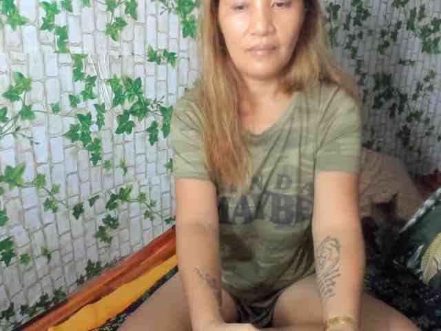 Sweettrouble42 webcam