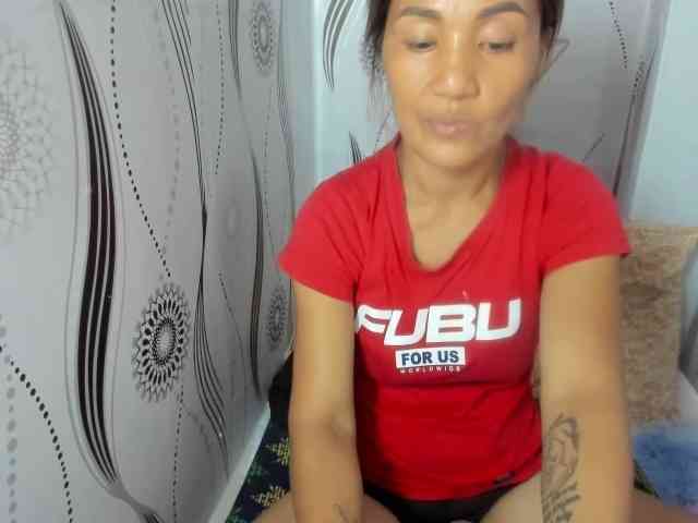 Sweettrouble42 webcam