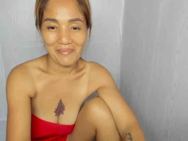 Sweettrouble42 webcam
