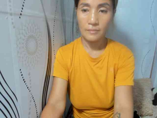 Sweettrouble42 webcam