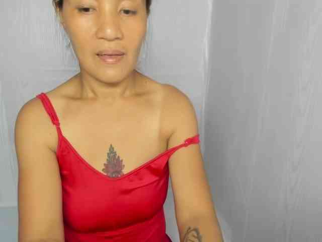 Sweettrouble42 webcam