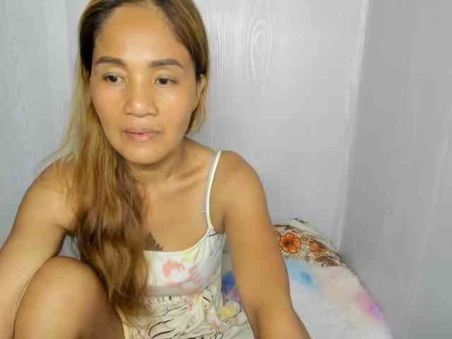 Sweettrouble42 webcam