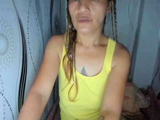 Sweettrouble42 webcam