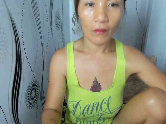 Sweettrouble42 webcam