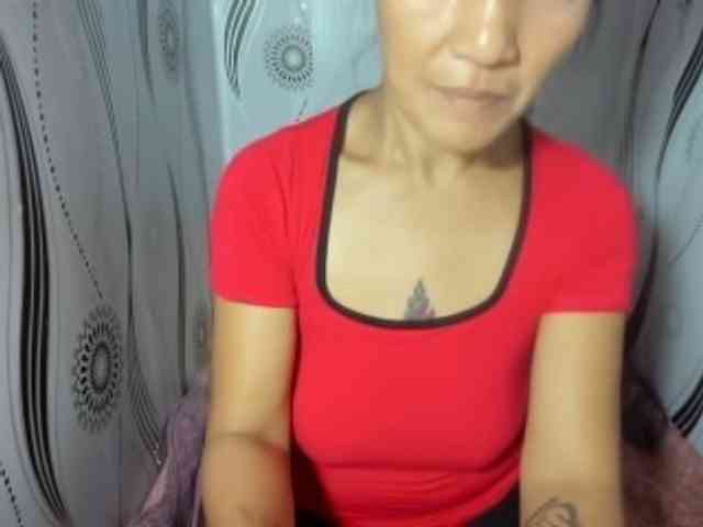 Sweettrouble42 webcam