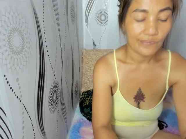Sweettrouble42 webcam