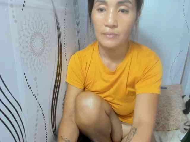 Sweettrouble42 webcam