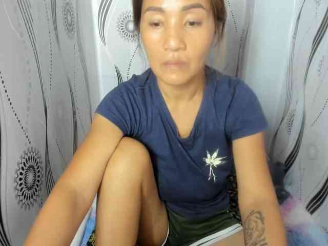 Sweettrouble42 webcam