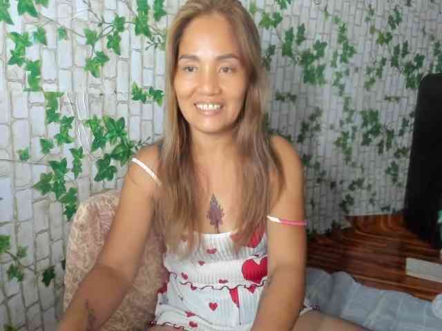 Sweettrouble42 webcam