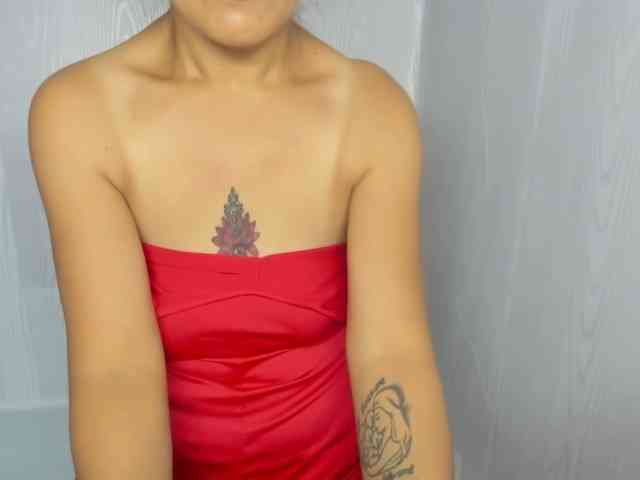 Sweettrouble42 webcam