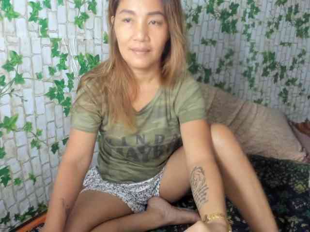 Sweettrouble42 webcam